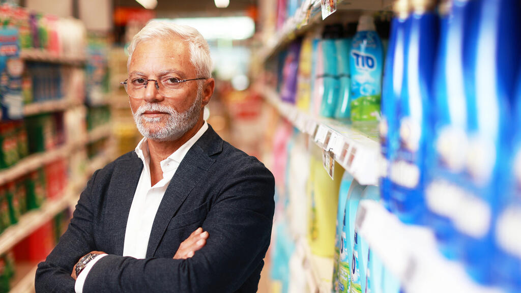 איתן יוחננוף ה בעלים של רשת יוחננוף