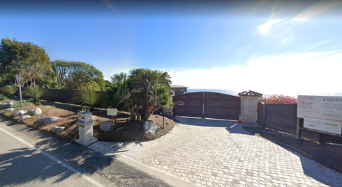 עם נוף לאוקיינוס. אחוזה שקנה המלך במאליבו, צילום: Google Street View