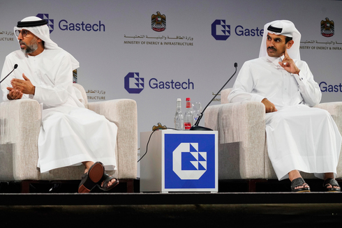 מימין: שר האנרגיה הקטארי סאעד אל־קאעבי בחודש שעבר בכנס אנרגיה בדובאי, צילום: AP