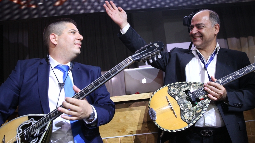 בוזוקי לייב: להתרגש ולשמוח לצלילי המוזיקה היוונית המשובחת