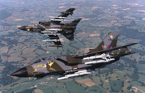 מטוסי טורנדו בריטיים נושאים טילים נגד מכ"מים, צילום: איי פי