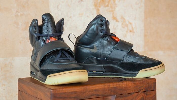 נעלי נייקי קנייה ווסט Nike Air Yeezy 1 נמכרו 1.8 מיליון דולר