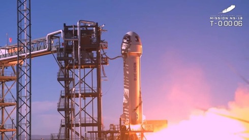 רגע השיגור לחלל וויליאם שאטנר , צילום: בלו אורייג