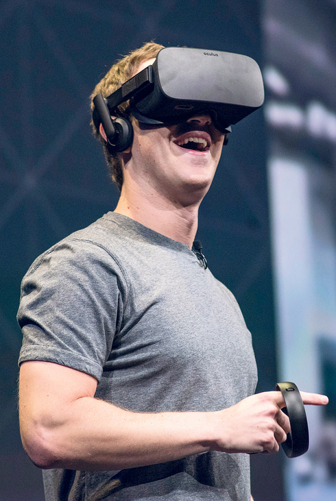 מארק צוקרברג עם משקפי VR, צילום: בלומברג