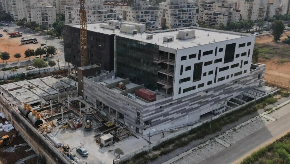 מידאס רוכשת עם שותפים בניין בנתניה ב-195 מיליון שקל