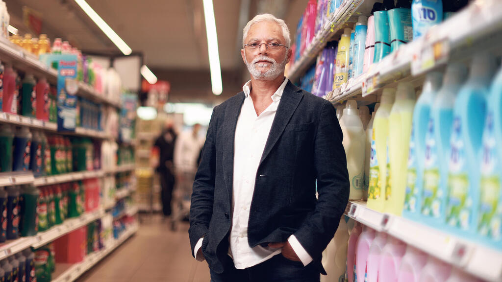 איתן יוחננוף ה בעלים של רשת יוחננוף