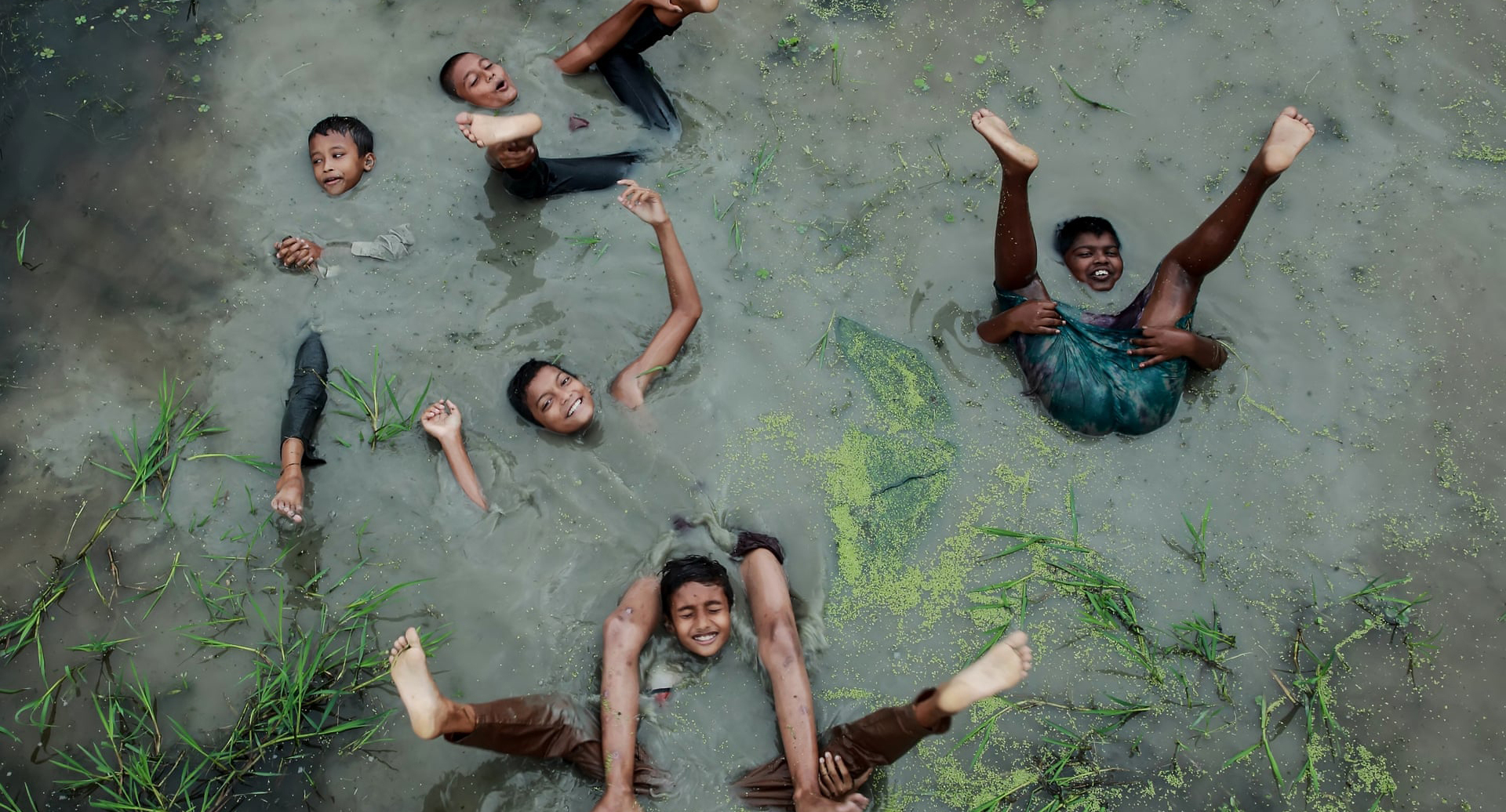פוטו תחרות צילומי מזג אוויר 2021 ילדים במים 