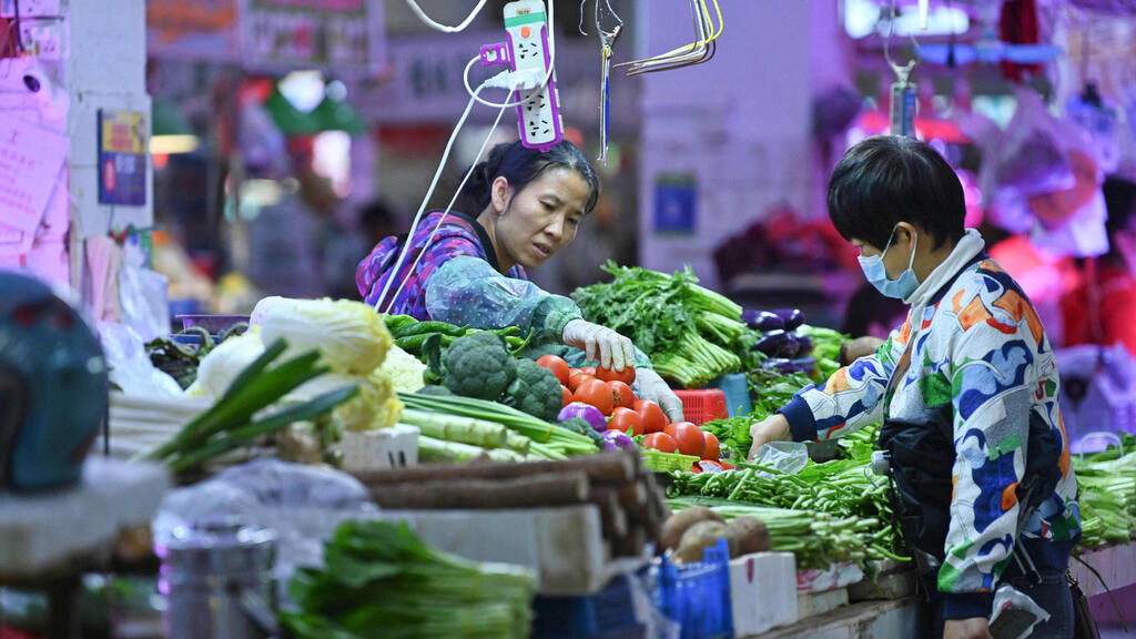 קניות בשוק בננינג סין