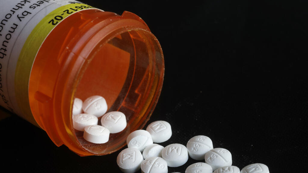 משפט האופיואידים בניו יורק: כל חברות התרופות הגיעו להסדר - חוץ מטבע