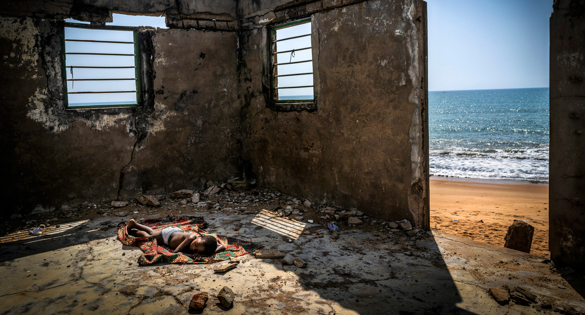 פוטו תמונות הסביבה של 2021 ילד ישן גאנה חוף הים מקום 1