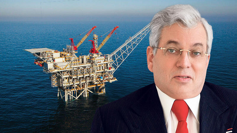 אהרון פרנקל על רקע מאגר תמר