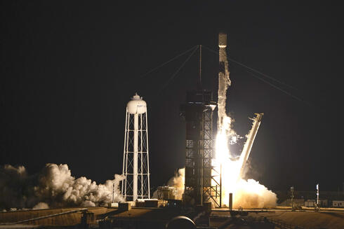 שיגור של SpaceX. עננת אי-ודאות עדיין מרחפת מעל עתיד החברה , צילום: AP