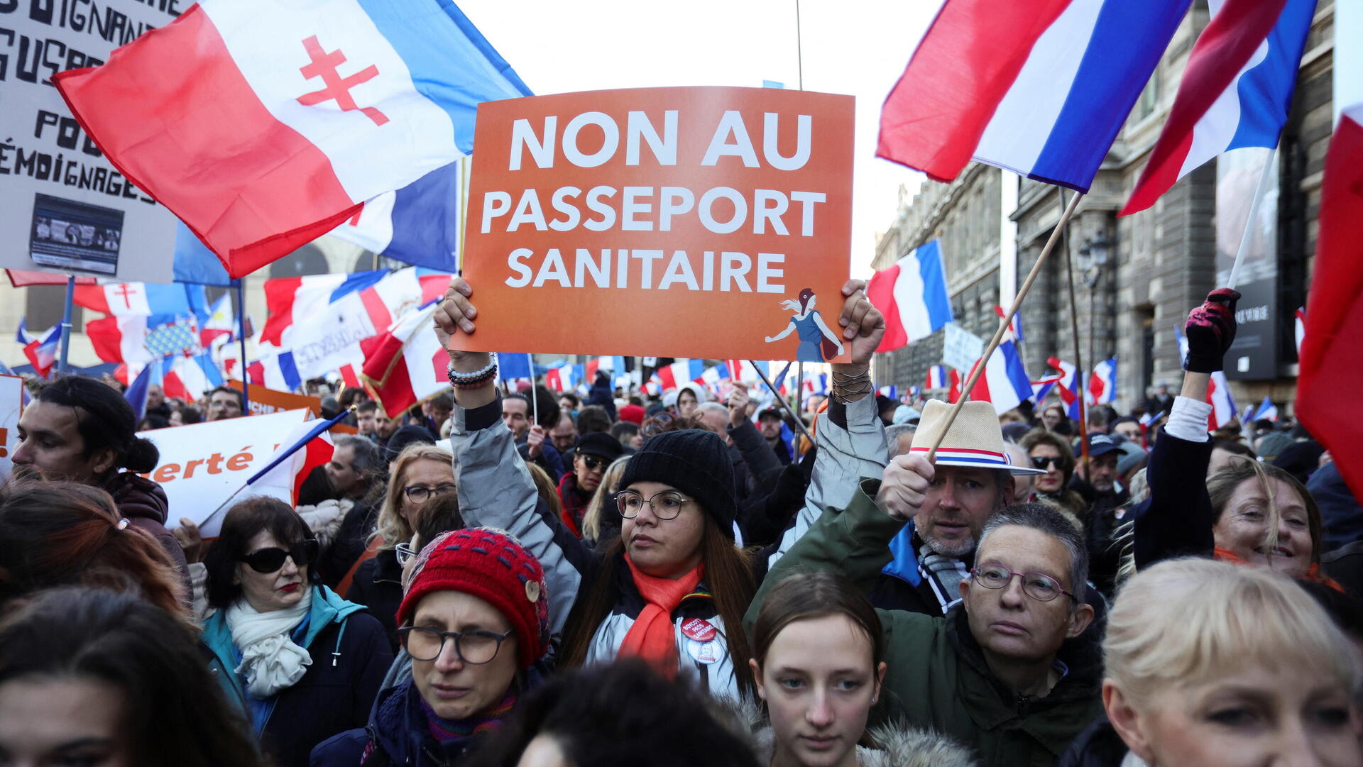 הפגנה נגד מגבלות אומיקרון קורונה פריז