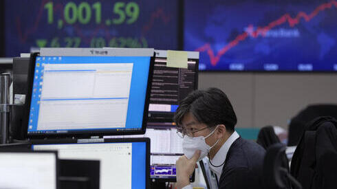 סוחר בנק בורסה סיאול דרום קוריאה מניות שוק ההון