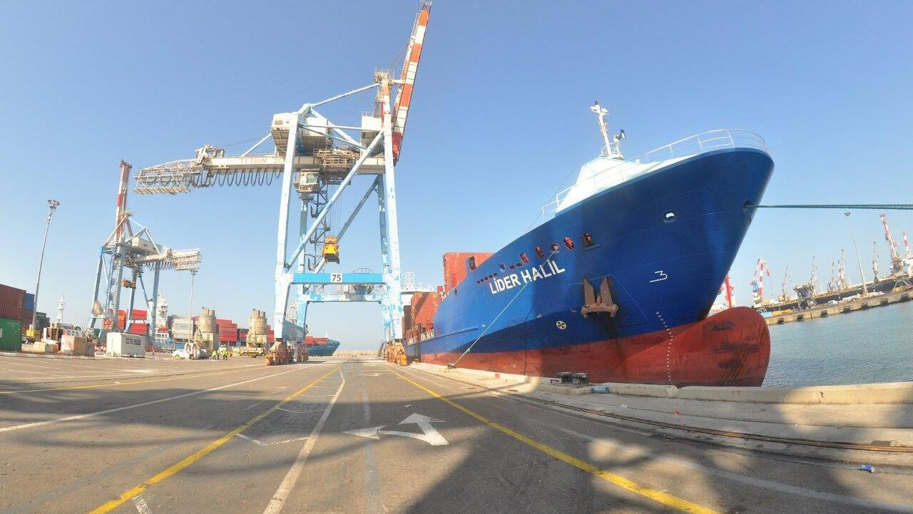 משלוח כיל תמיסות צלולות לאמירויות מנמל אשדוד