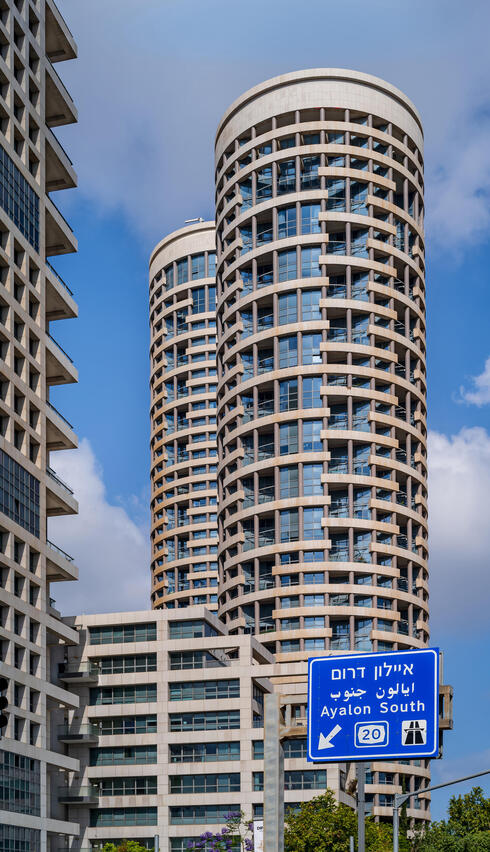 ארבע דירות שחוברו לדירת יוקרה אחת ענקית. מגדלי יו בתל אביב, צילום: שאטרסטוק