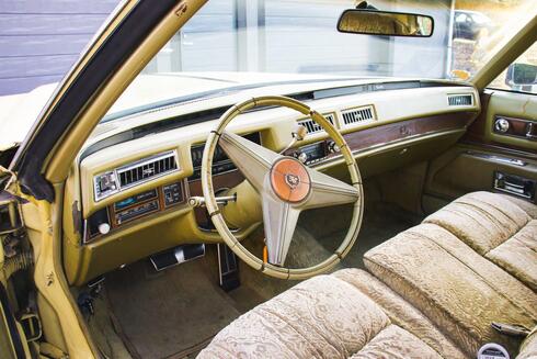 פנים רכב קדילאק של אלביס פרסלי, צילום: מדיה קאר אנד קלאסיק