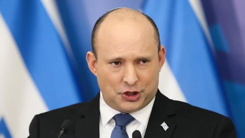 נפתלי בנט ראש הממשלה מסיבת עיתונאים המשך טיפול זן אומיקרון גל חמישי קורונה הקריה קריה תל אביב 