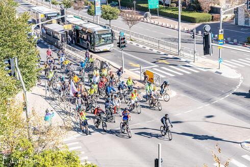 מחאת רכיבה של ארגון "אופניים בשביל ירושלים", איתן בינו