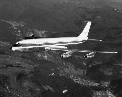בואינג 707 באוויר, Wikimedia