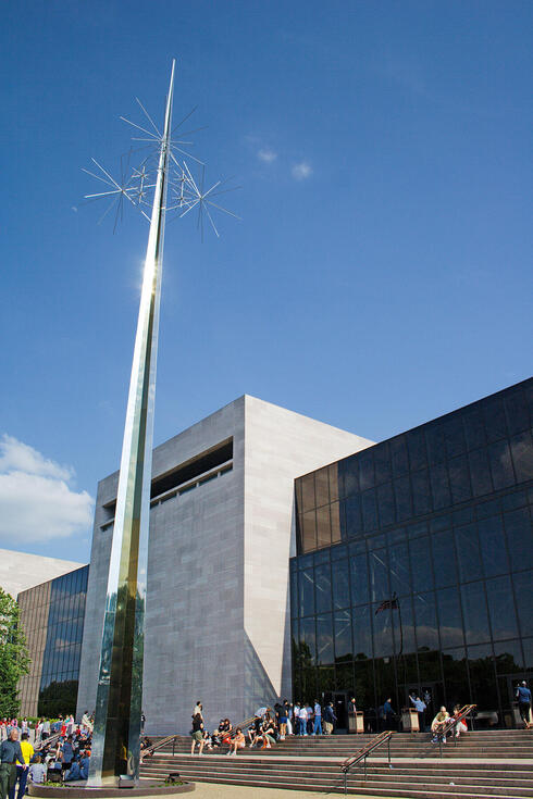 המוזיאון הלאומי לתעופה וחלל. התרומה הגדולה בתולדות המוזיאון, David Bjorgen מתוך Wikipedia