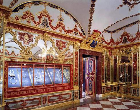 תכשיטים בחדר האוצר הירוק בטירת דרזדן בגרמניה. חלקם נשדדו ב-2019, גטי