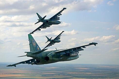 מטוסי תקיפה סוחוי 25 אוקראיניים. אם לא יושמדו, יוכלו להשפיע, Skywarrior CC BY-SA 4