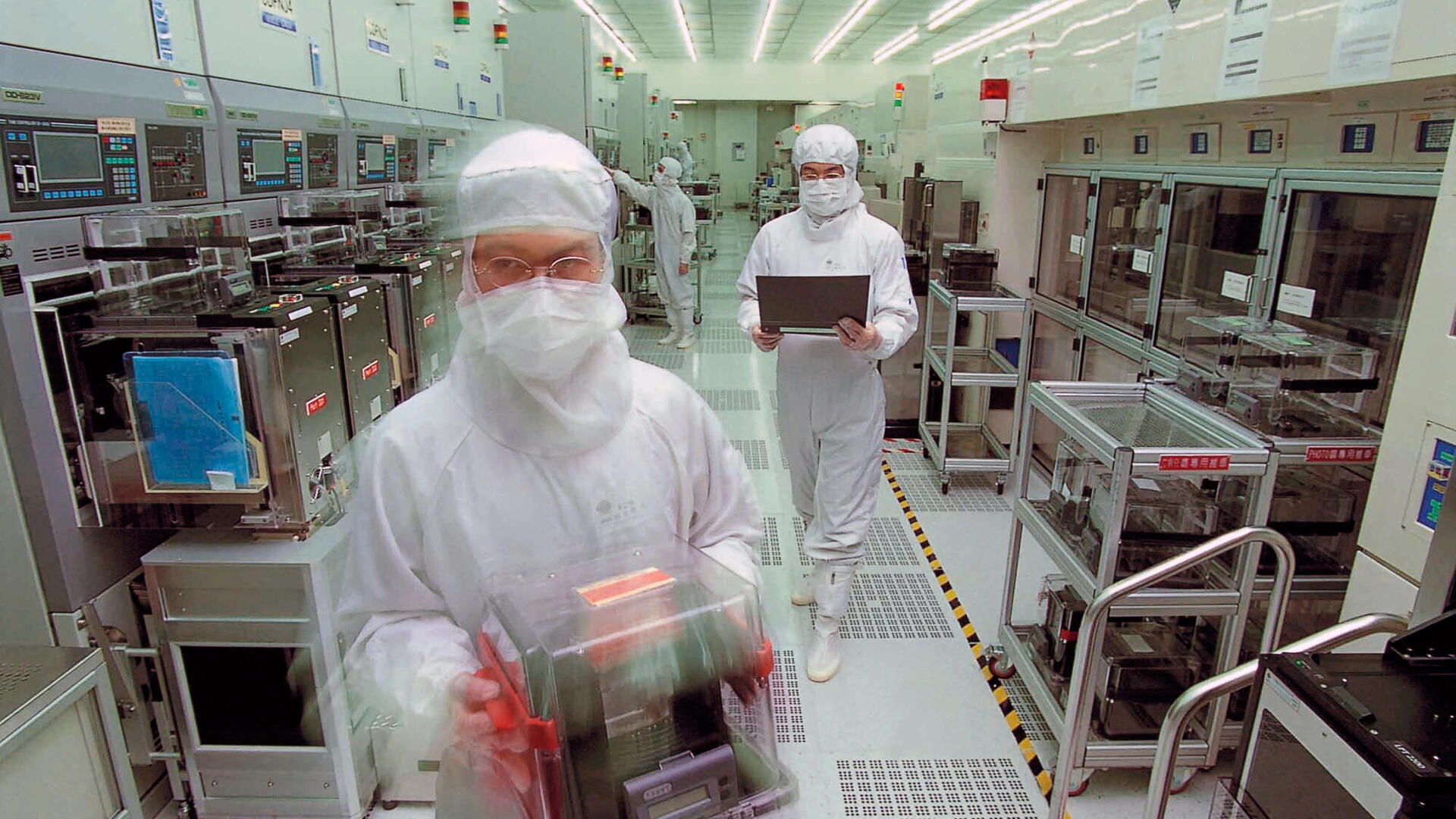 חברת TSMC ב טאיוון לייצור שבבי מחשב שבבים ציפים