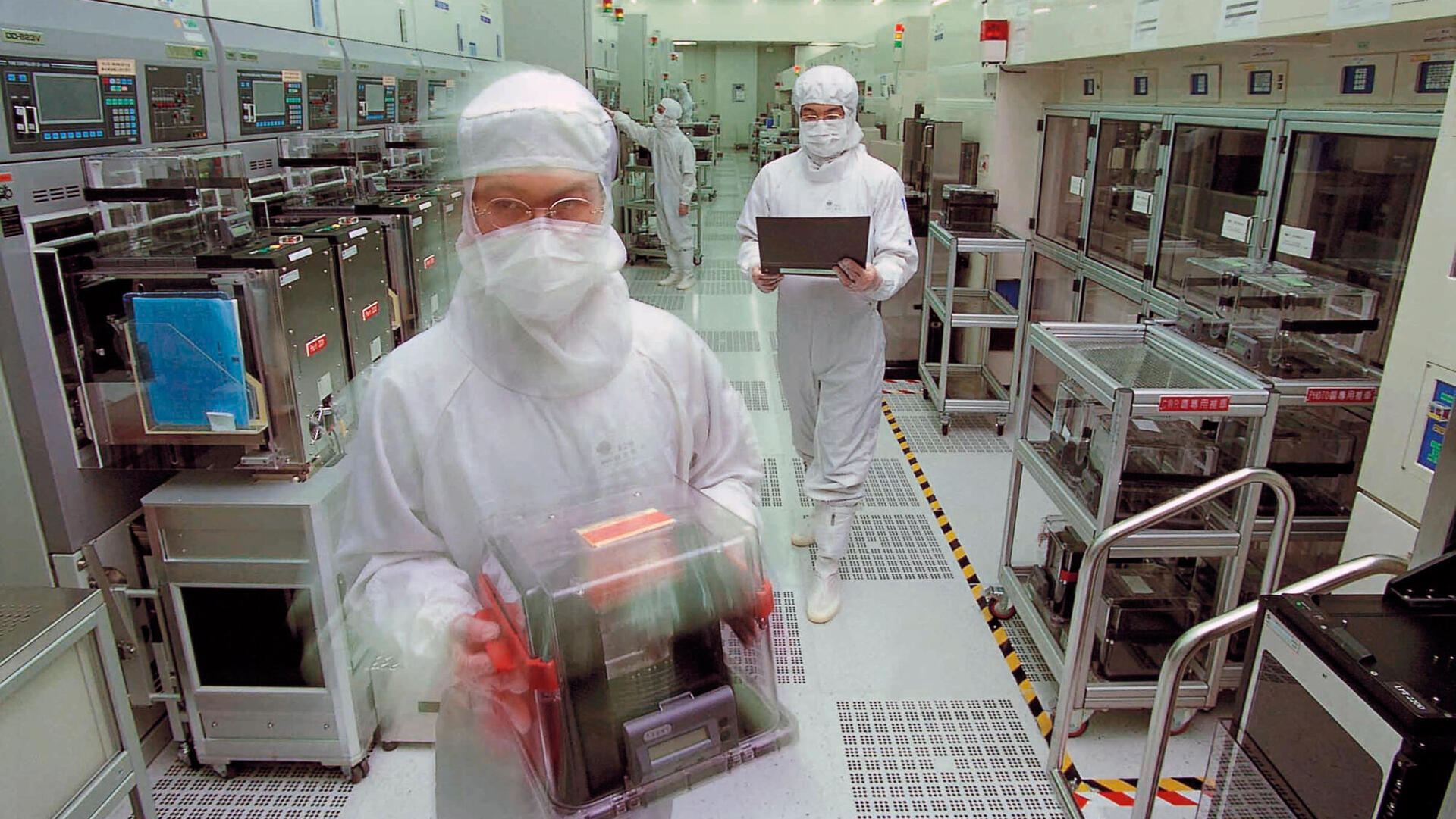 חברת TSMC ב טאיוון לייצור שבבי מחשב שבבים ציפים