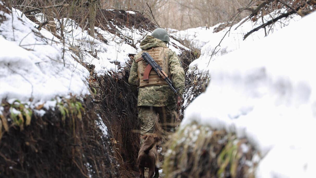 צבא אוקראינה מתכונן בעקבות התקדמות צבאות רוסיה ו אוקראינה שמתכוננות ל מלחמה בעקבות התקדמות צבאות רוסיה ו אוקראינה שמתכוננות ל מלחמה