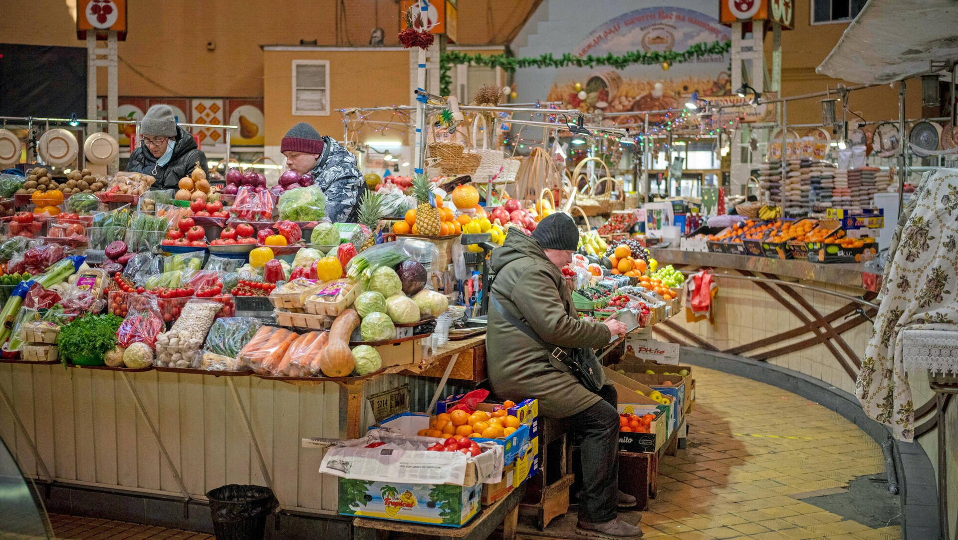 דוכן ירקות ב שוק ב קייב אוקראינה