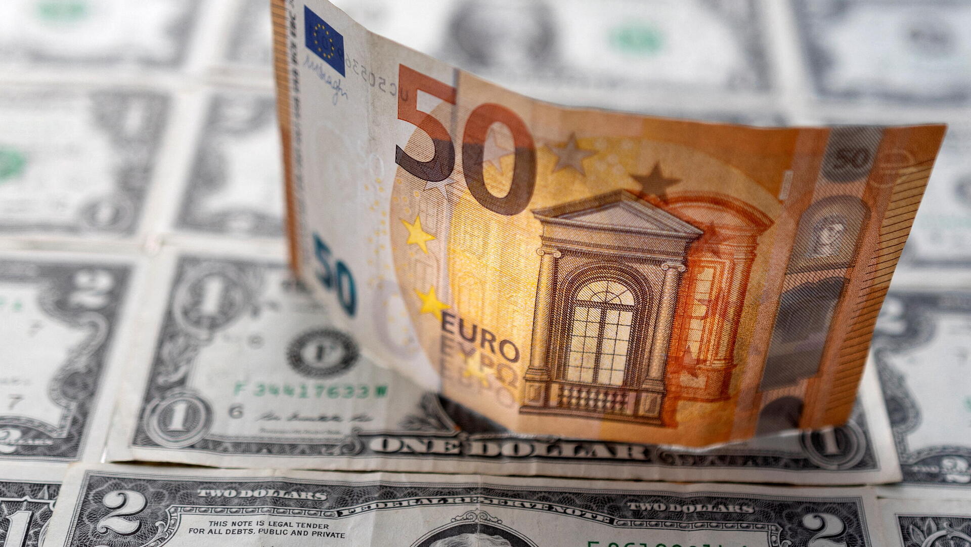 יורו דולר דולרים כסף מזומן מט"ח מטבע חוץ