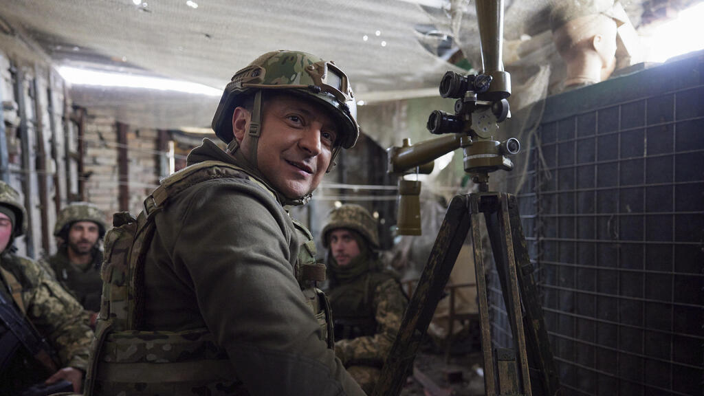 נשיא אוקראינה וולודימיר זלנסקי, בביקור בחזית בדונייצק