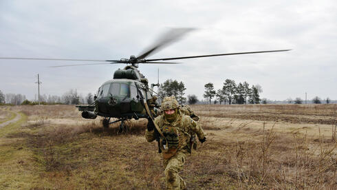 תרגיל של צבא אוקראינה לקראת מלחמה עם רוסיה , צילום: רויטרס
