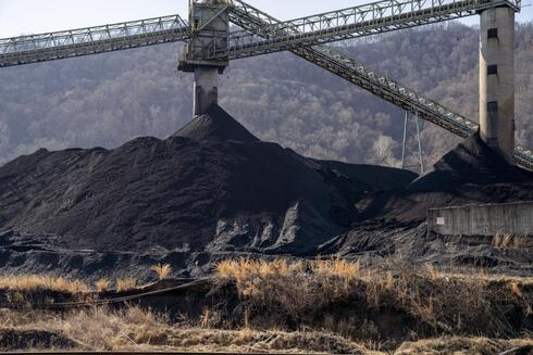 מכרה פחם. ניגודי אינטרסים באיחוד האירופי לגבי הסנקציות על יבוא מרוסיה  , צילום: בלומברג