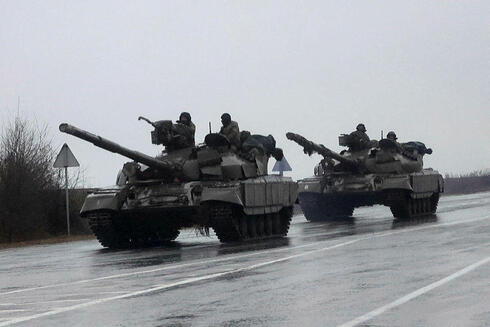 טנקים רוסיים בדרך לאוקראינה, צילום: רויטרס