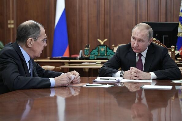 נשיא רוסיה ולדימיר פוטין ושר החוץ סרגיי לברוב, גטי
