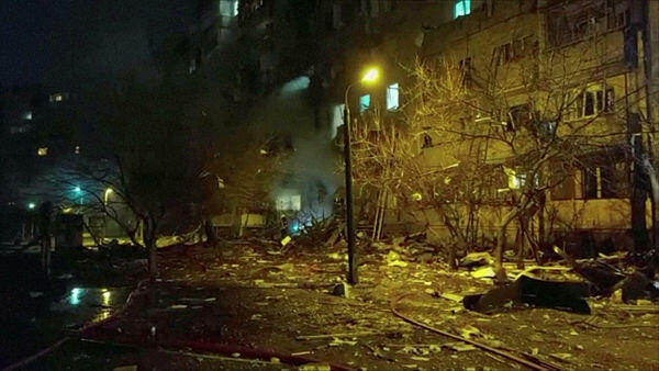 בניין בקייב שנפגע בהתקפות רוסיות, צילום: רויטרס
