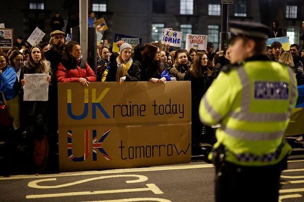 הפגנת תמיכה באוקראינה בדאונינג 10 לונדון, גטי