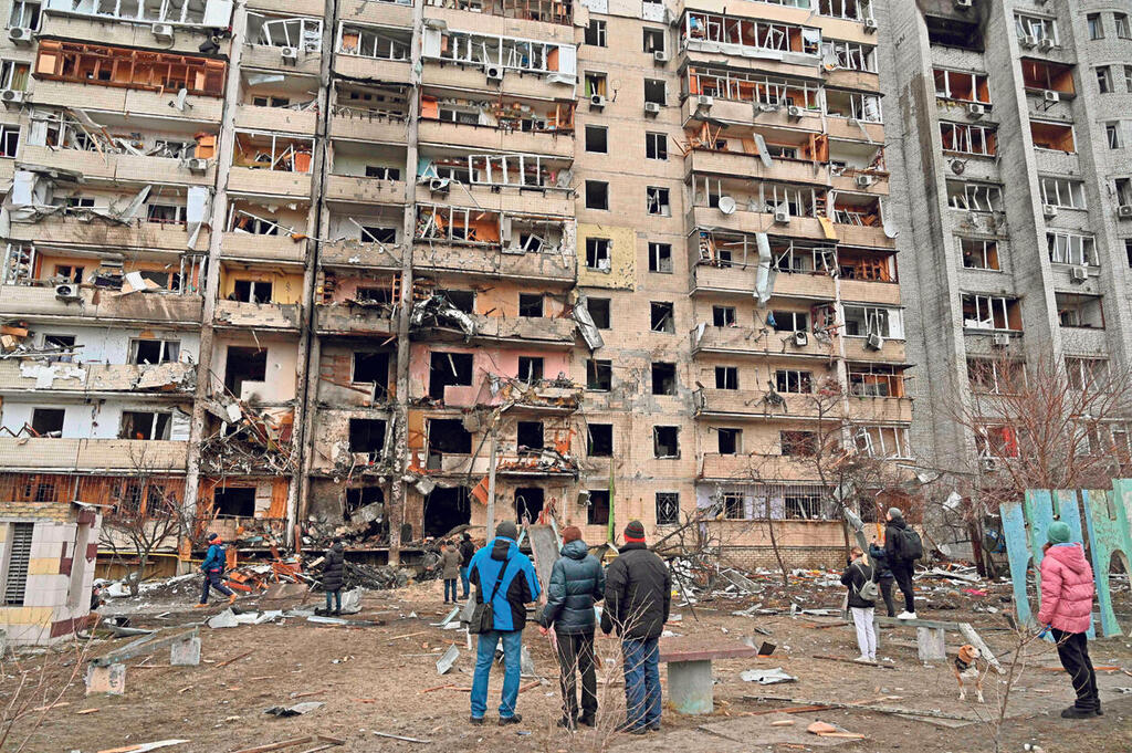 בניין מגורים שהופצץ שלשום בפאתי קייב
