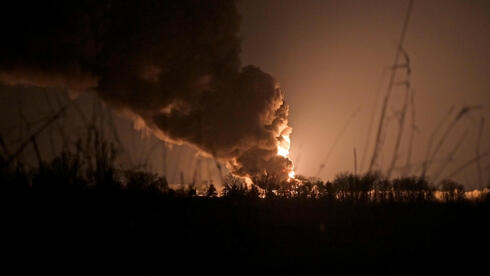 פיצוץ מאגר נפט במחוז קייב, אוקראינה, צילום: רויטרס