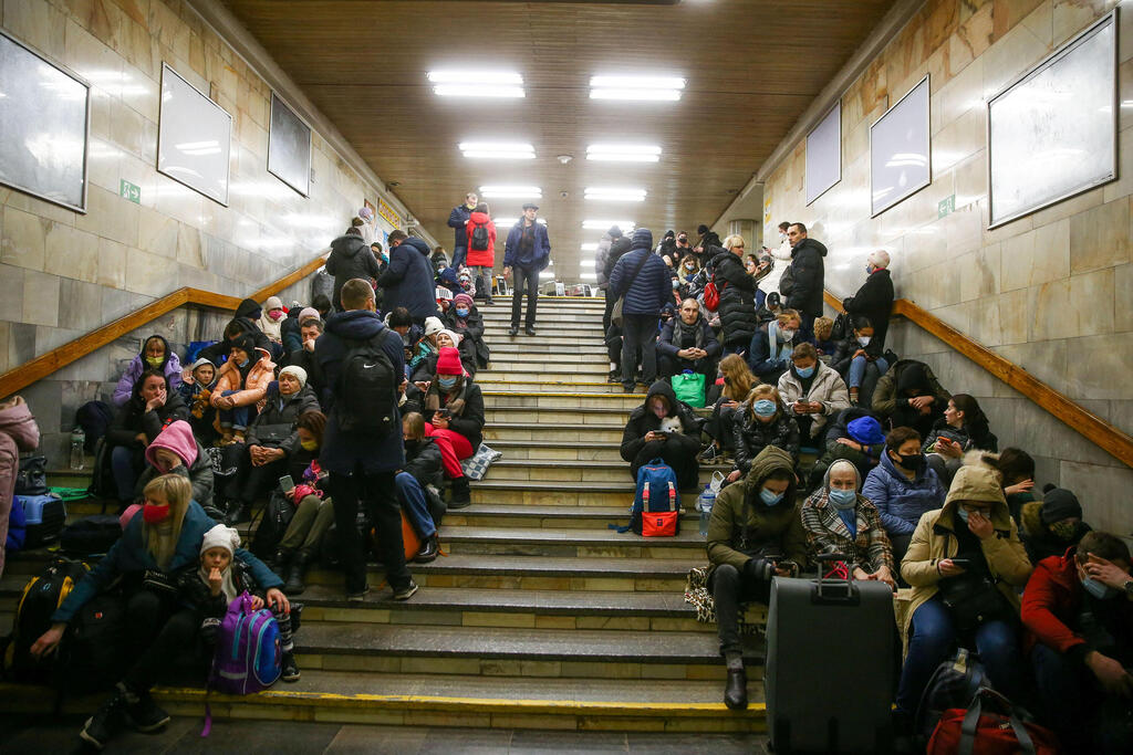 אוקראינה קייב מקלט תחנת רכבת תחתית