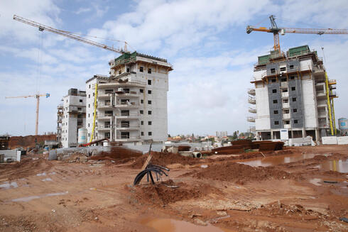 בנייני מגורים במרכז הארץ. “בנק ישראל יצר תרחישים לא הגיוניים”, צילום: ענר גרין