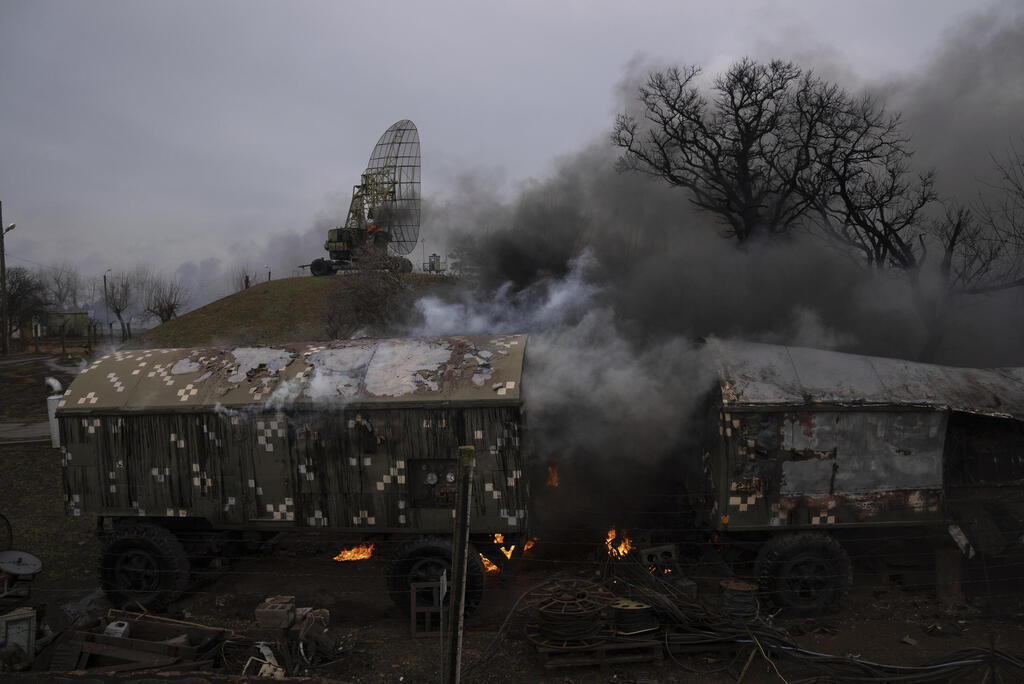 בסיס צבאי ב מריופול אוקראינה שהופצץ