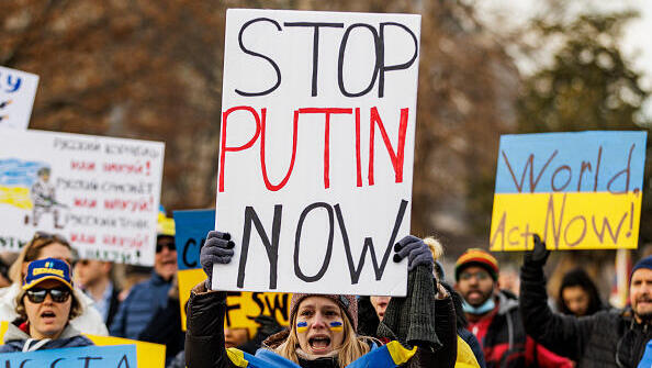 הפגנה נגד פלישת רוסיה ל אוקראינה בוושינגטון ארה"ב