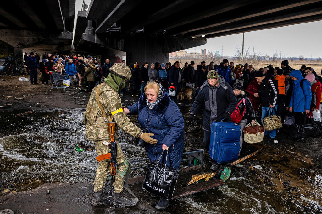 מוסף שבועי 10.3.22 פליטים אוקראינים פינוי תושבים מאירפין שהסתתרו מתחת לגשר