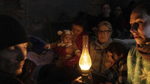 פליטים באוקראינה, צילום: AP