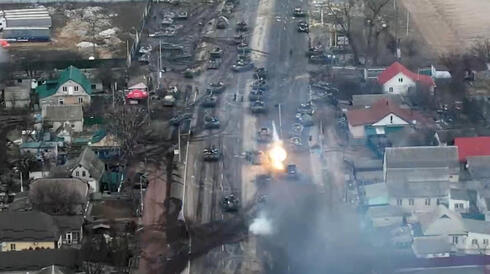 התקפת של צבא אוקראינה על טנקים רוסיים, צילום מסך: Youtube