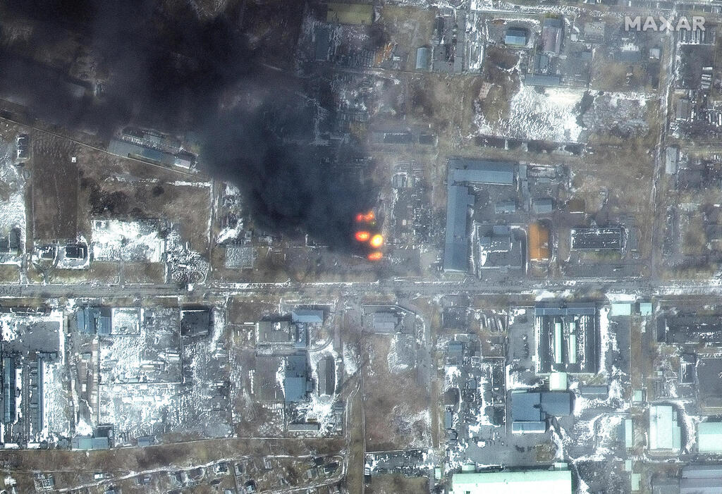 תיעוד מ לוויין שריפות ב מערב מריופול אוקראינה