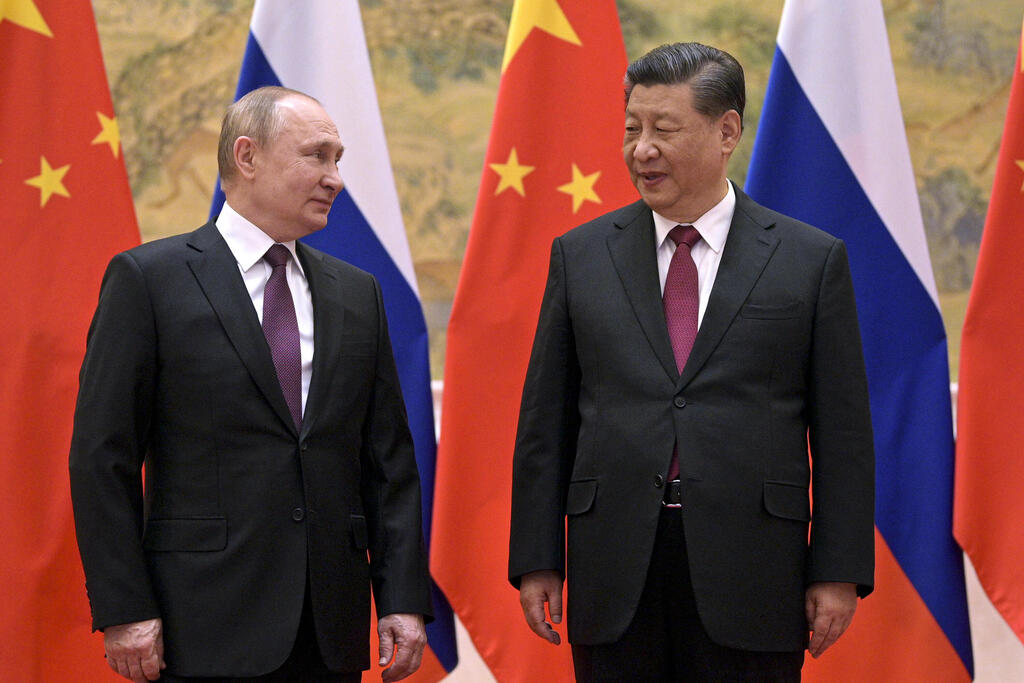 נשיא סין שי ג'ינפינג עם נשיא רוסיה ולדימיר פוטין